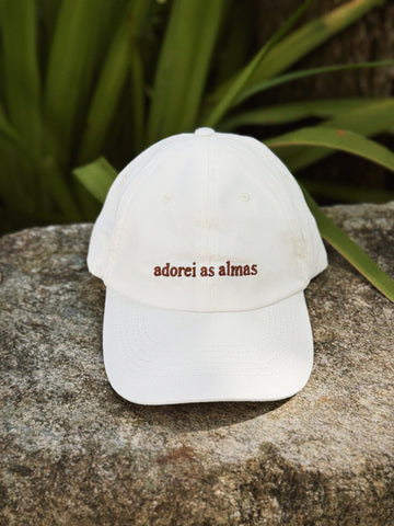 Boné Adorei as Almas