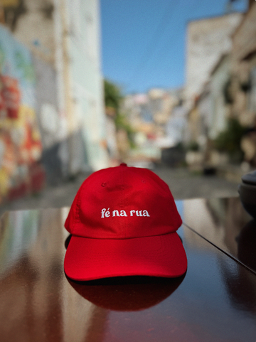 Boné Fé na Rua Vermelho