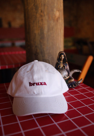 Boné Bruxa Branco