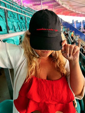 Boné “macumbeira e rubro-negra”