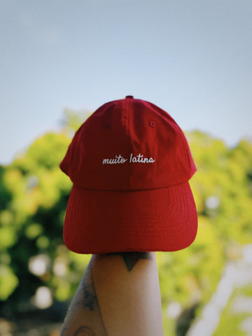 Boné “muito latina”